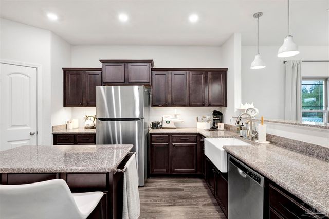 5073 Peach Dr, Pace, FL 32571