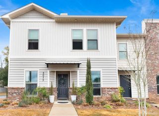 5073 Peach Dr, Pace, FL 32571