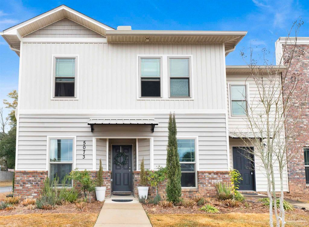 5073 Peach Dr, Pace, FL 32571