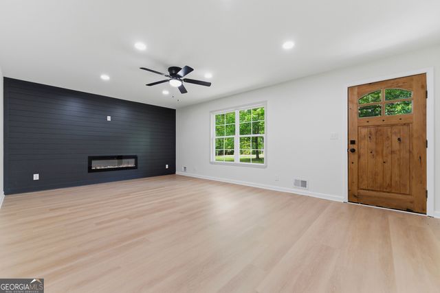 565 Ray Cole Road, Dallas, GA 30157