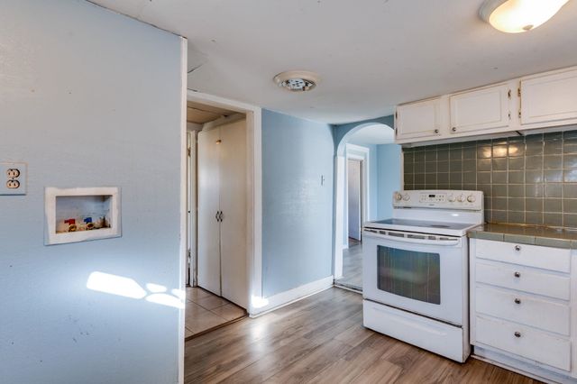 327 N Elder St, Wichita, KS 67212