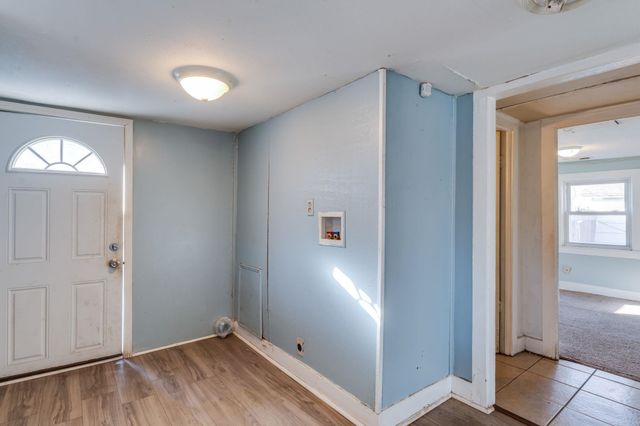 327 N Elder St, Wichita, KS 67212