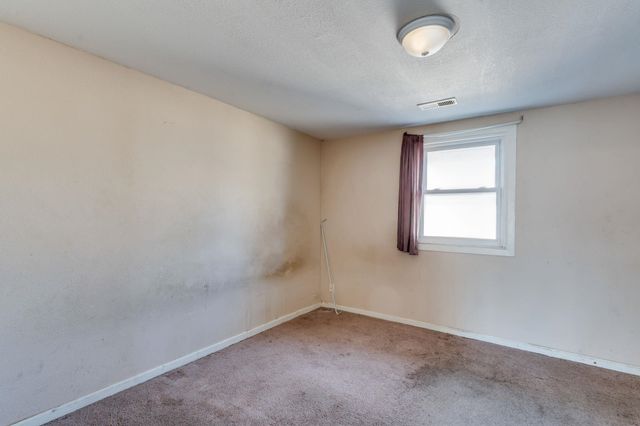 327 N Elder St, Wichita, KS 67212