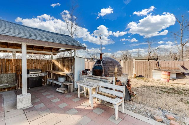 327 N Elder St, Wichita, KS 67212