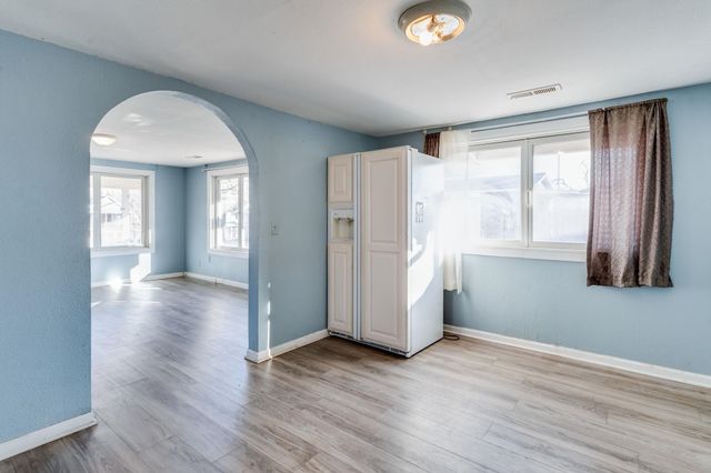 327 N Elder St, Wichita, KS 67212