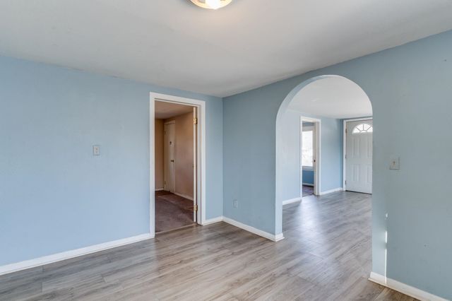 327 N Elder St, Wichita, KS 67212