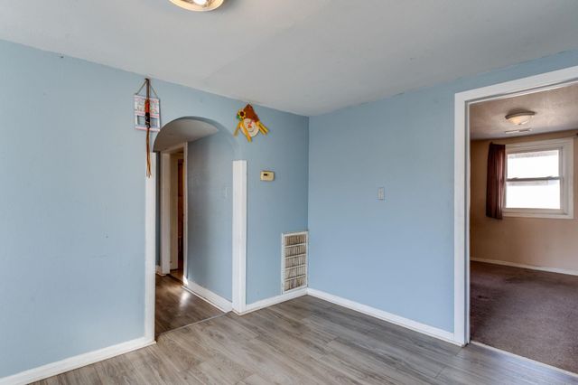 327 N Elder St, Wichita, KS 67212