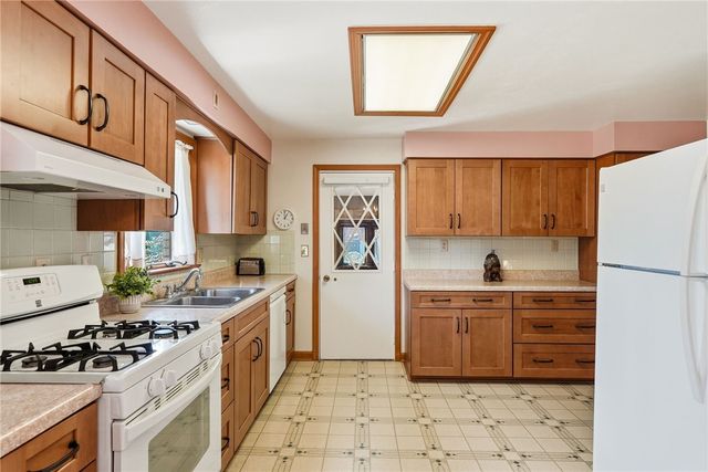 104 Willow Drive, Peters Twp, PA 15317