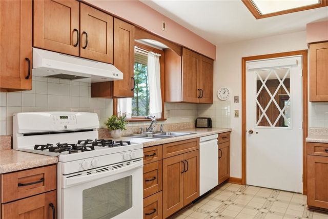 104 Willow Drive, Peters Twp, PA 15317