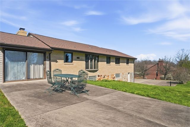 104 Willow Drive, Peters Twp, PA 15317