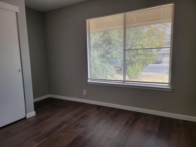 7548 Lindale Dr, Sacramento, CA 95828