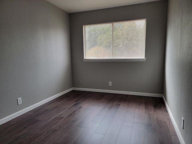 7548 Lindale Dr, Sacramento, CA 95828