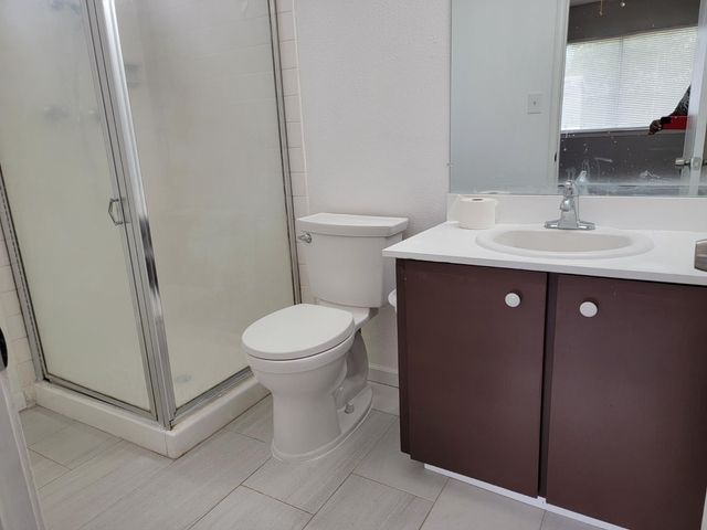 7548 Lindale Dr, Sacramento, CA 95828