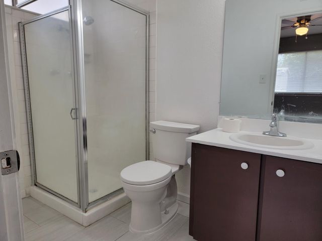 7548 Lindale Dr, Sacramento, CA 95828