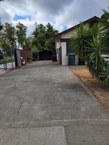 7548 Lindale Dr, Sacramento, CA 95828