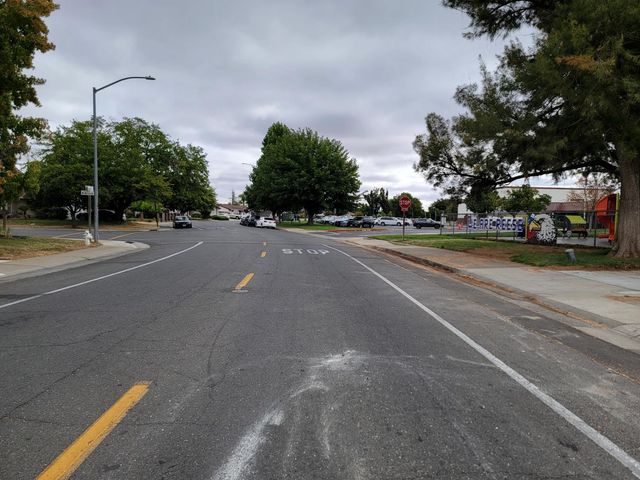 7548 Lindale Dr, Sacramento, CA 95828