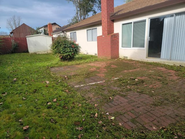 7548 Lindale Dr, Sacramento, CA 95828