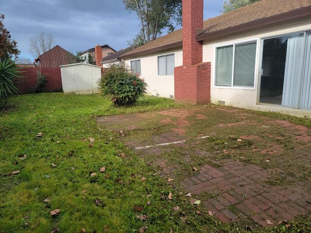 7548 Lindale Dr, Sacramento, CA 95828