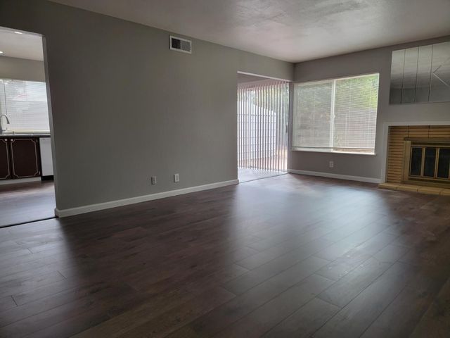 7548 Lindale Dr, Sacramento, CA 95828