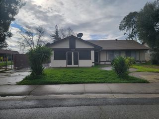 7548 Lindale Dr, Sacramento, CA 95828