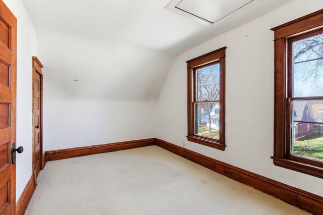 990 Como Place, Saint Paul, MN 55103