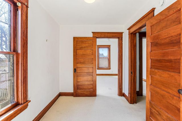 990 Como Place, Saint Paul, MN 55103