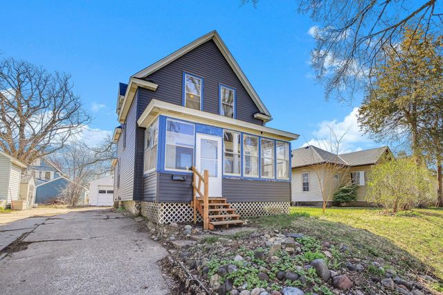 990 Como Place, Saint Paul, MN 55103