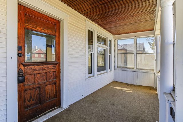 990 Como Place, Saint Paul, MN 55103