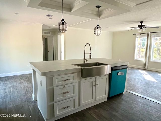 100 E ESCAMBIA Street, Palatka, FL 32177