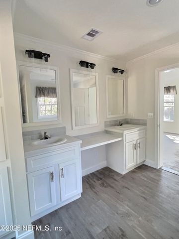 100 E ESCAMBIA Street, Palatka, FL 32177