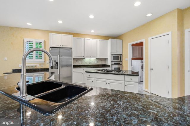 1104 WATER POINTE LN, Reston, VA 20194