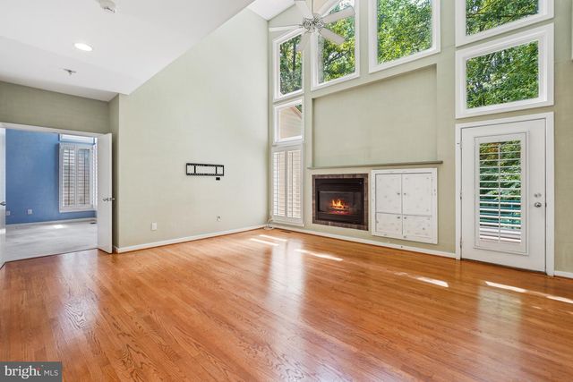 1104 WATER POINTE LN, Reston, VA 20194