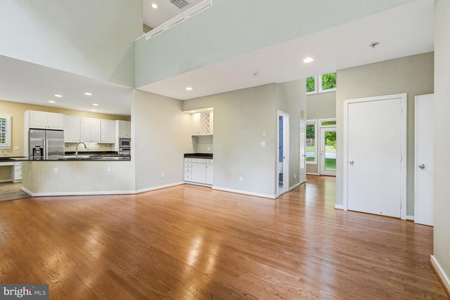 1104 WATER POINTE LN, Reston, VA 20194