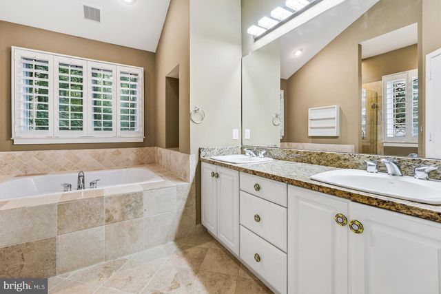 1104 WATER POINTE LN, Reston, VA 20194