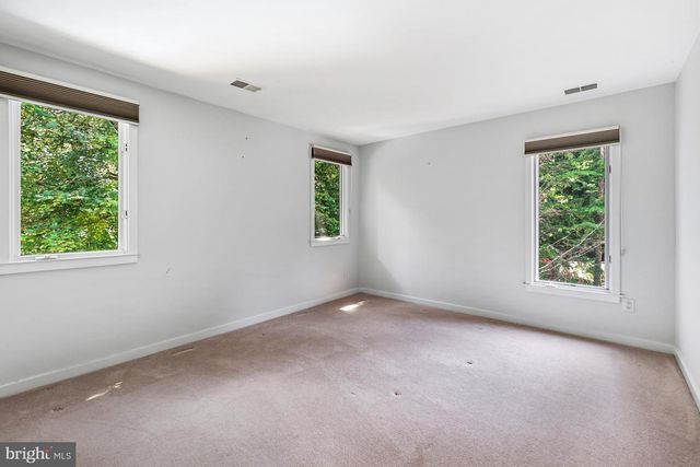 1104 WATER POINTE LN, Reston, VA 20194