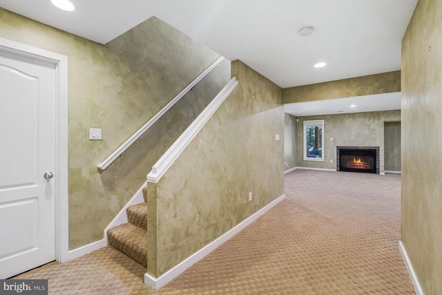 1104 WATER POINTE LN, Reston, VA 20194