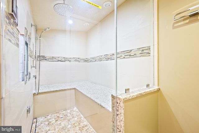 1104 WATER POINTE LN, Reston, VA 20194