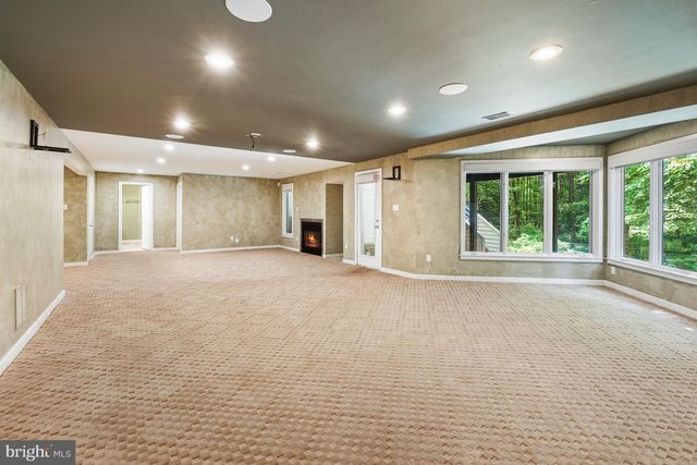1104 WATER POINTE LN, Reston, VA 20194