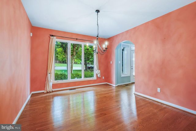 1104 WATER POINTE LN, Reston, VA 20194