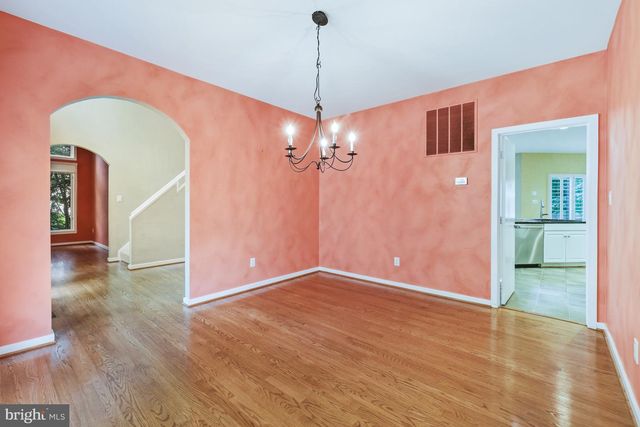 1104 WATER POINTE LN, Reston, VA 20194