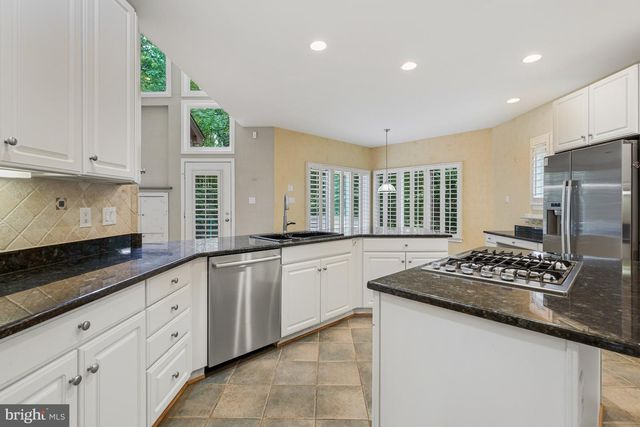 1104 WATER POINTE LN, Reston, VA 20194