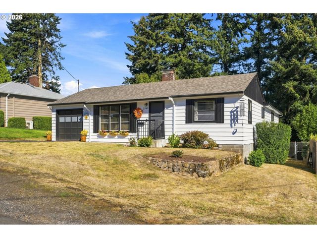 3349 Sw LURADEL St, Portland, OR 97219