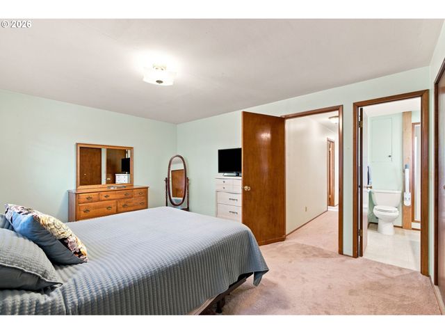 3349 Sw LURADEL St, Portland, OR 97219