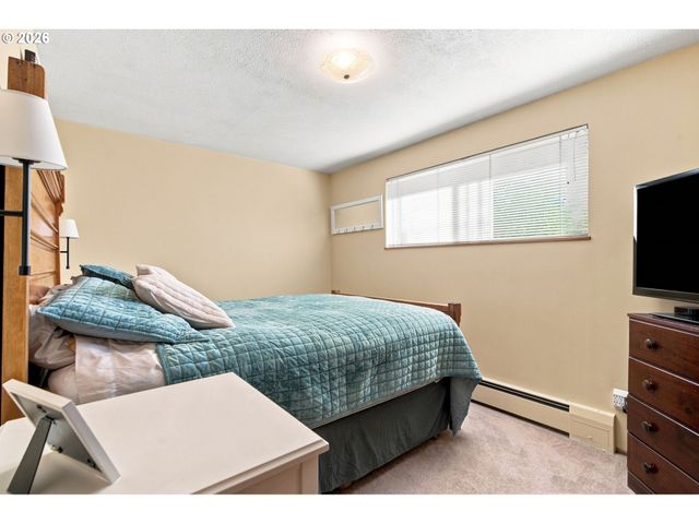 3349 Sw LURADEL St, Portland, OR 97219