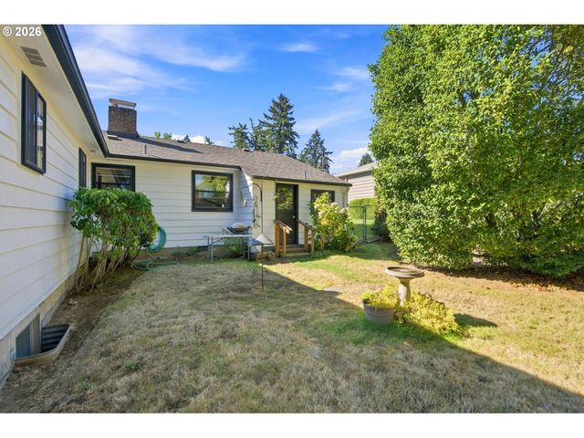 3349 Sw LURADEL St, Portland, OR 97219