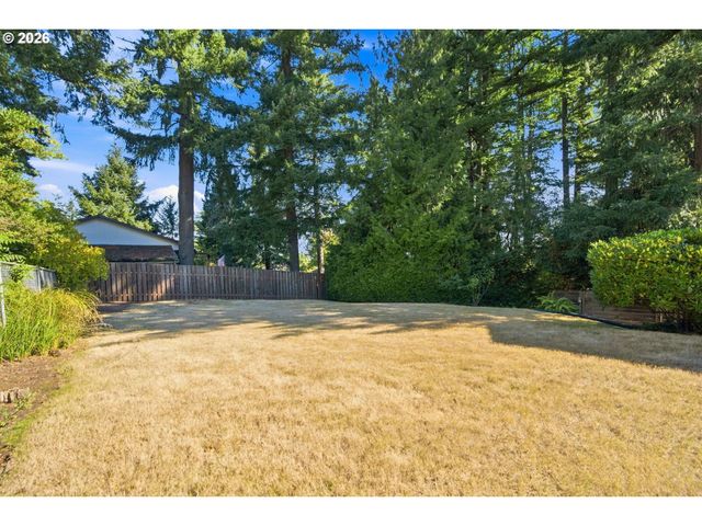 3349 Sw LURADEL St, Portland, OR 97219