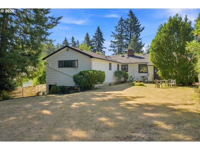 3349 Sw LURADEL St, Portland, OR 97219