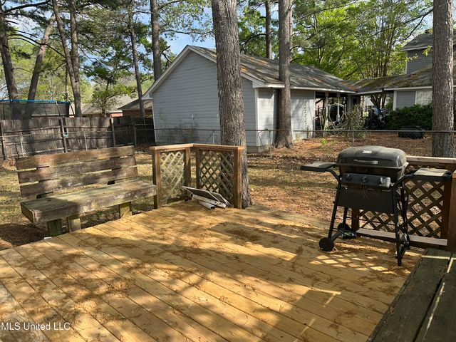 104 Live Oak Lane, Brandon, MS 39047