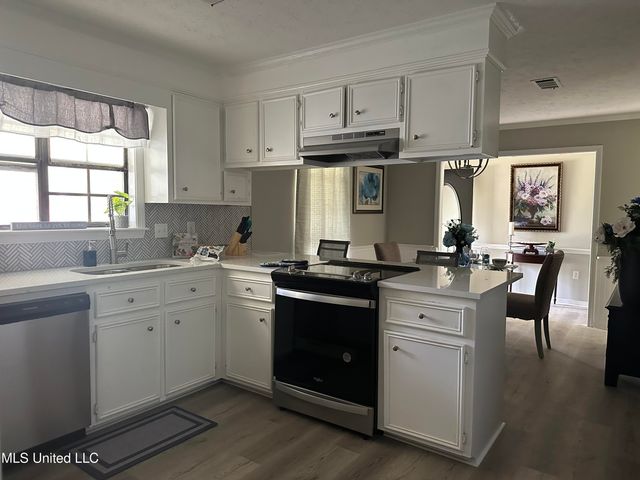 104 Live Oak Lane, Brandon, MS 39047