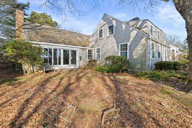 18 Winfield Way, Barnstable, MA 02655